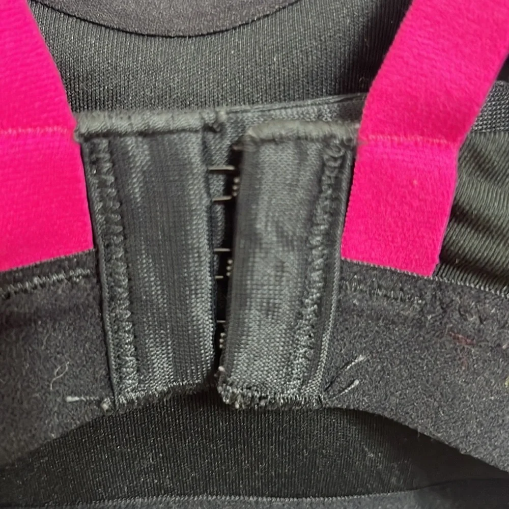 Brooks XS Sports Bra Black Hot Pink Three Size Adjustable Width and Straps